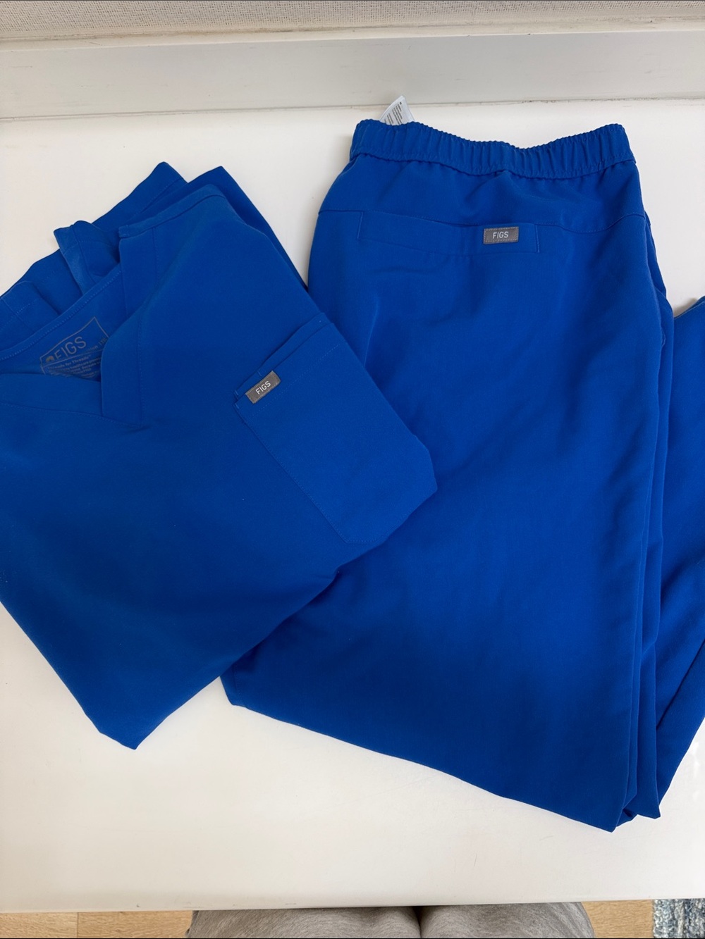 FIGS Men's Royal Blue Scrub Jogger Pants and Top